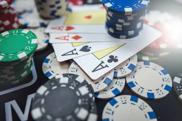 rprr platform layout with Sudirman Cup broadcast and live dealer table sidebar